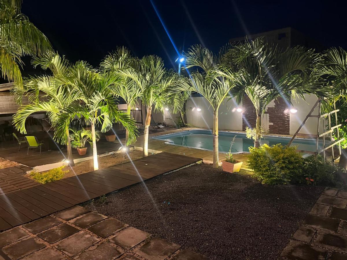 Le Binome Aparthotel Grand Baie Exterior photo