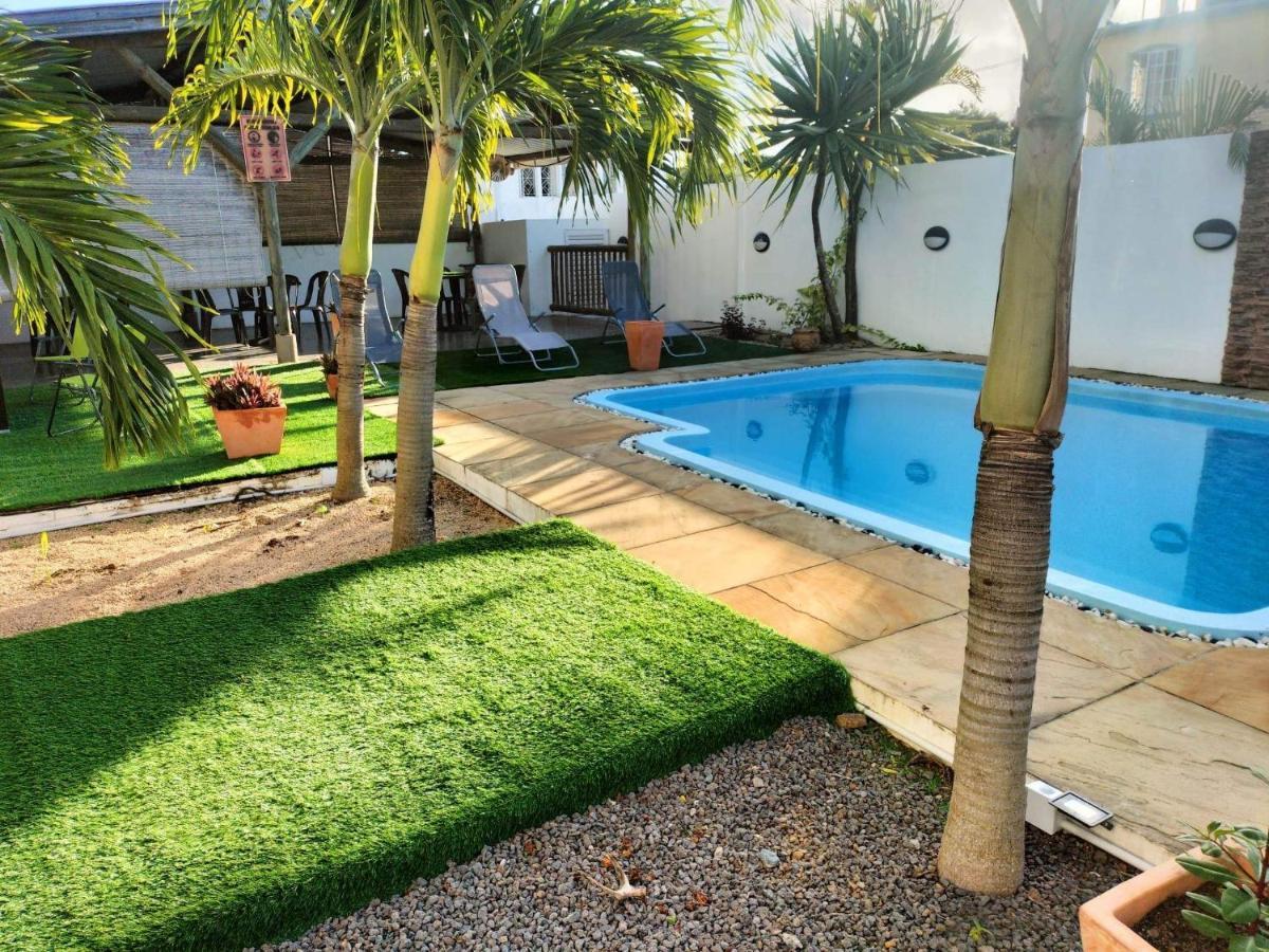 Le Binome Aparthotel Grand Baie Exterior photo
