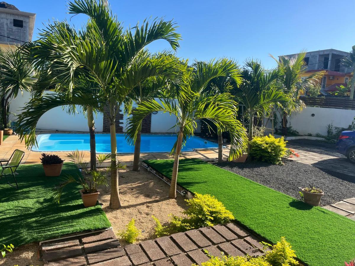 Le Binome Aparthotel Grand Baie Exterior photo