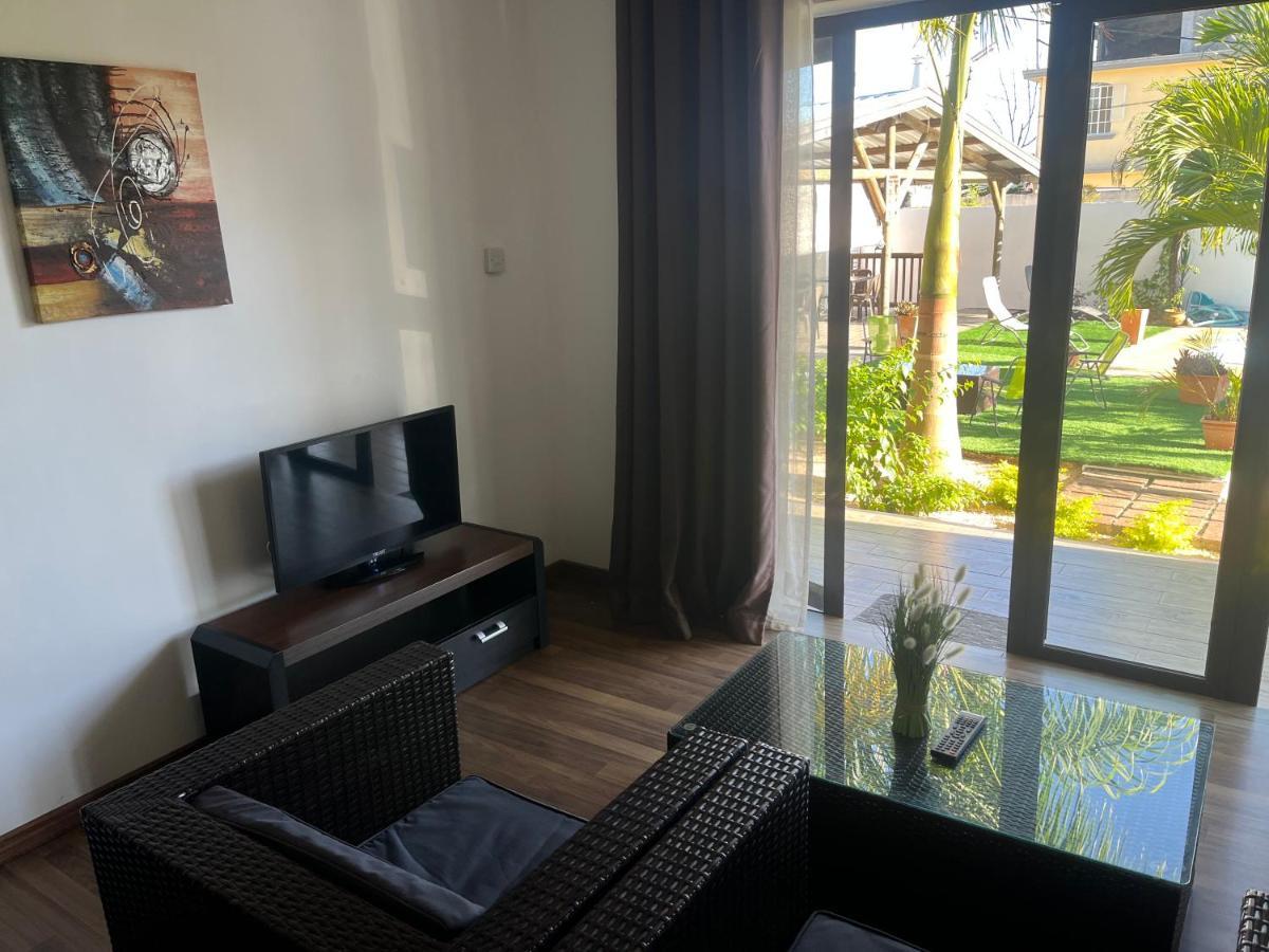 Le Binome Aparthotel Grand Baie Exterior photo
