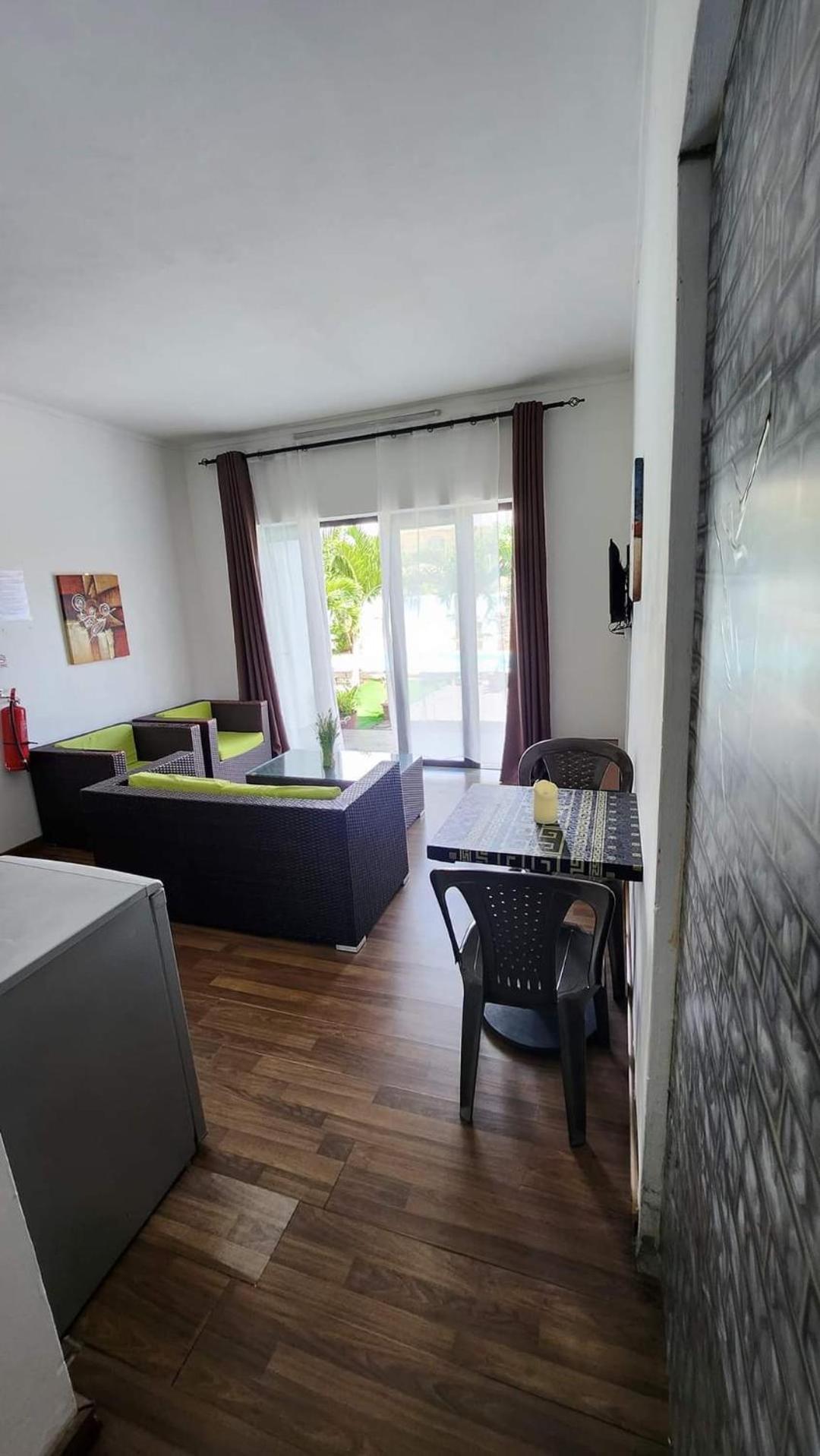 Le Binome Aparthotel Grand Baie Exterior photo