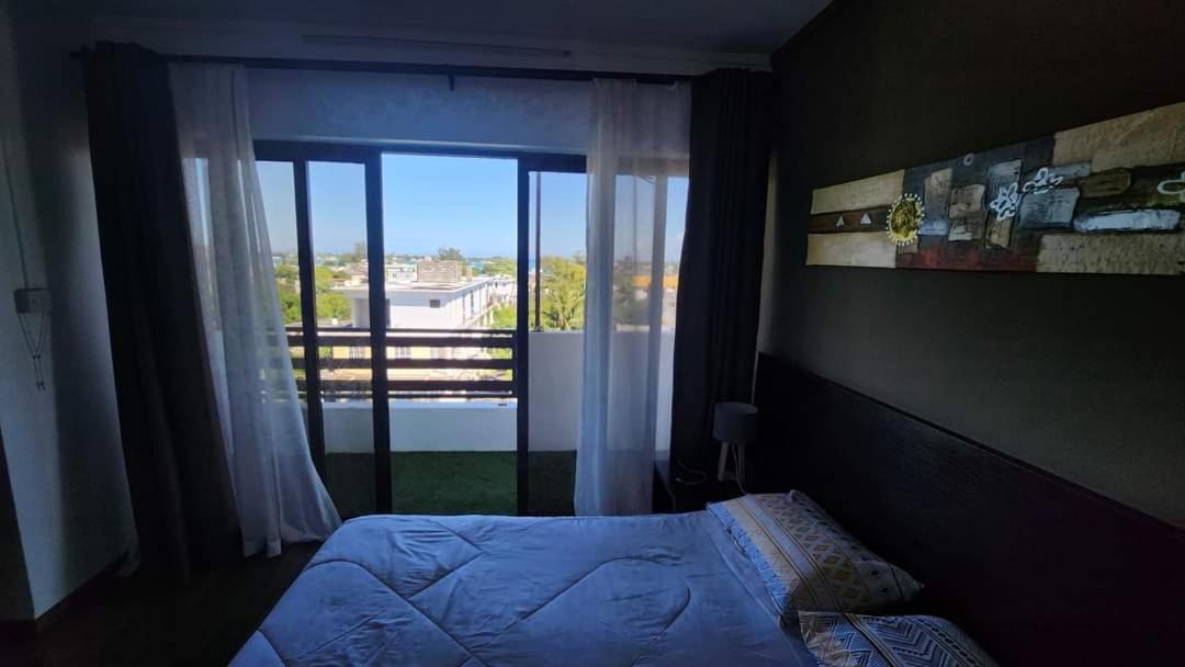 Le Binome Aparthotel Grand Baie Exterior photo