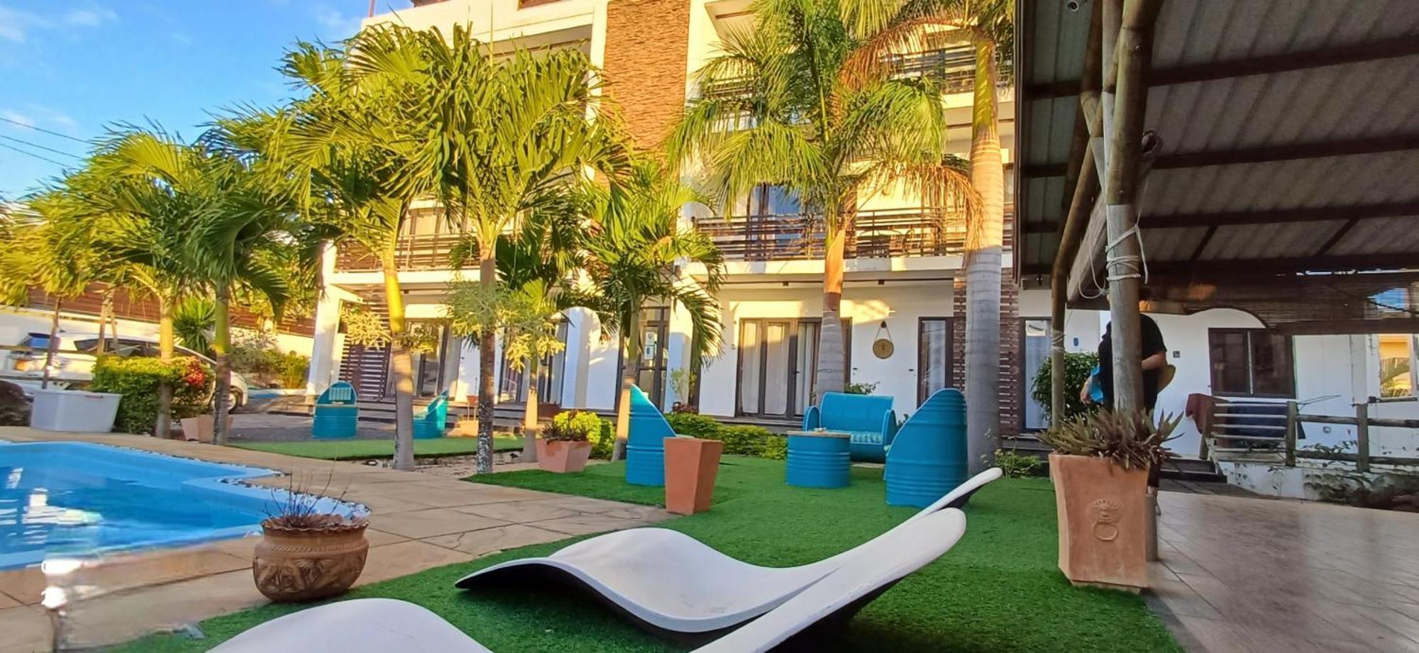 Le Binome Aparthotel Grand Baie Exterior photo