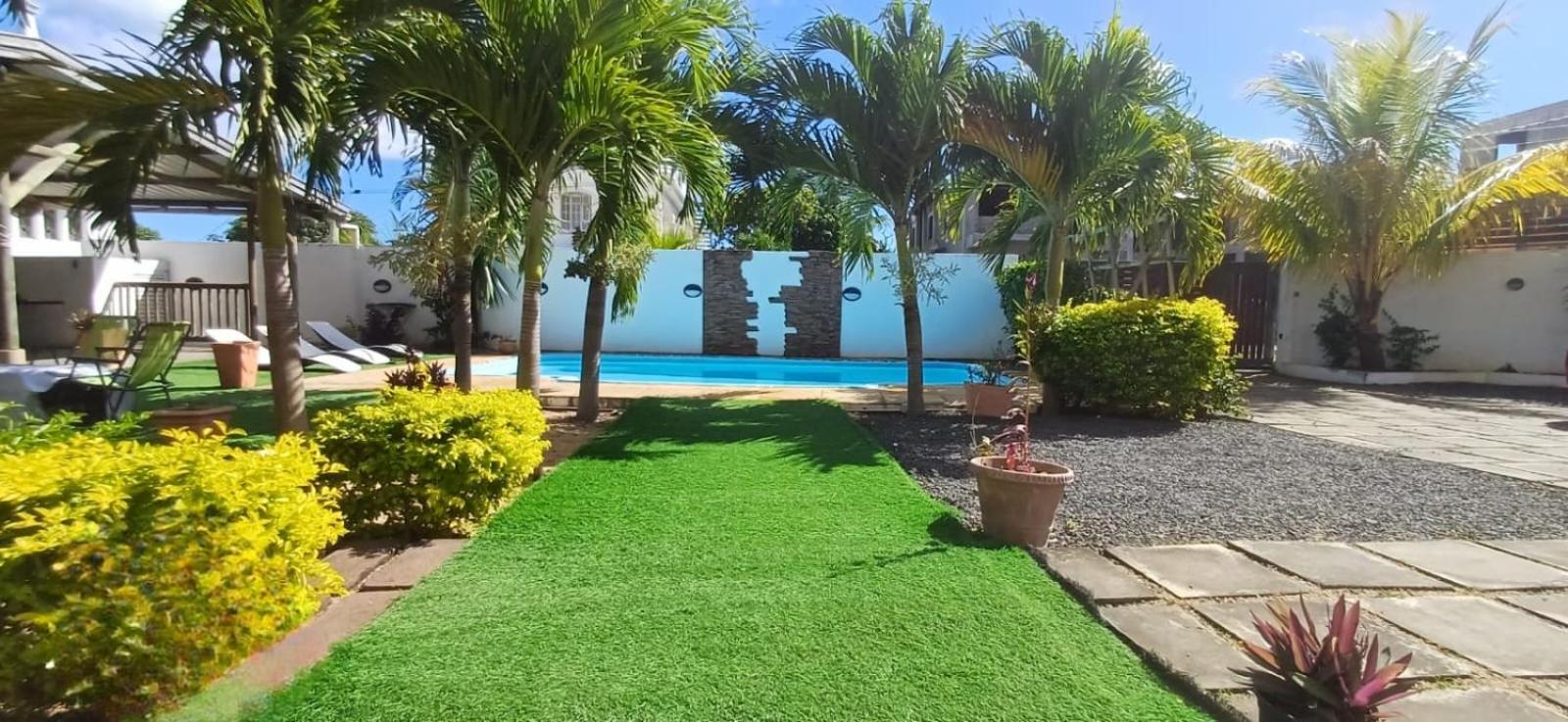 Le Binome Aparthotel Grand Baie Exterior photo